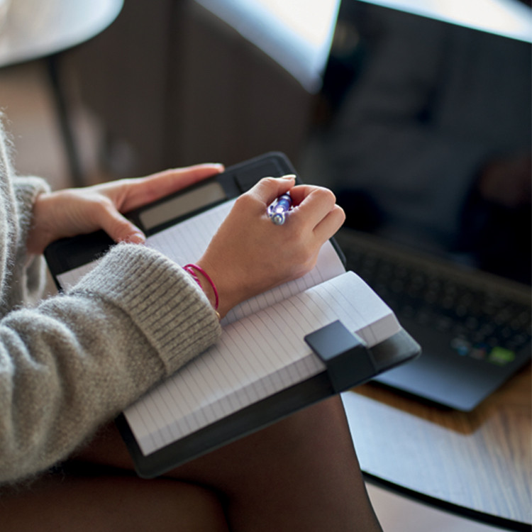 Папка организер со резервна батерија 4000mAh