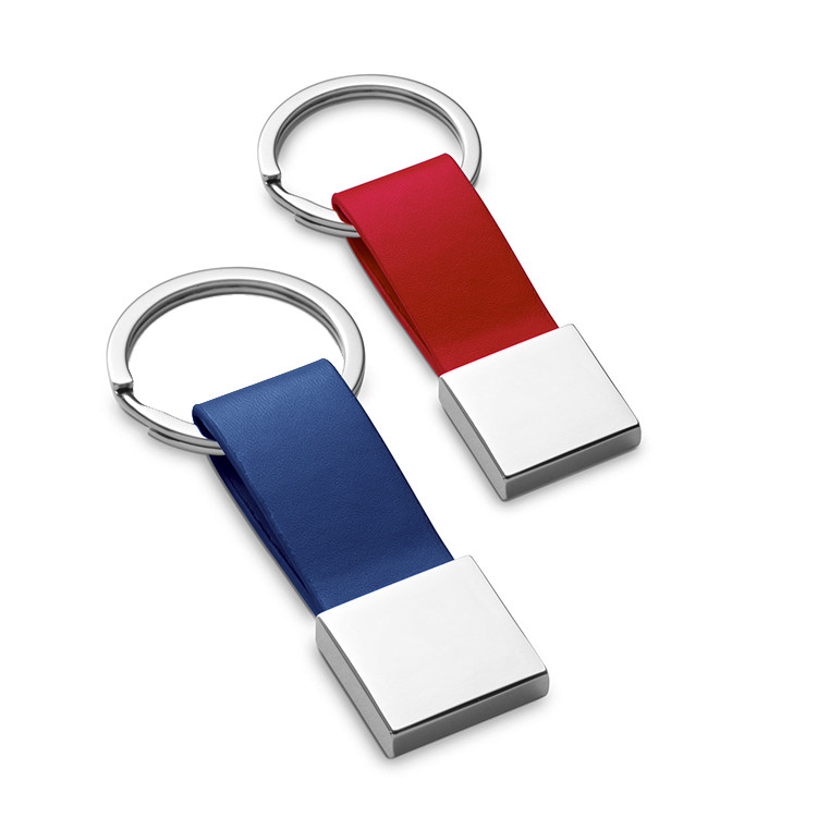 Привезок метален со еко кожа