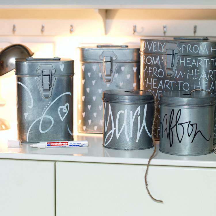 Маркер пеинт Edding 751