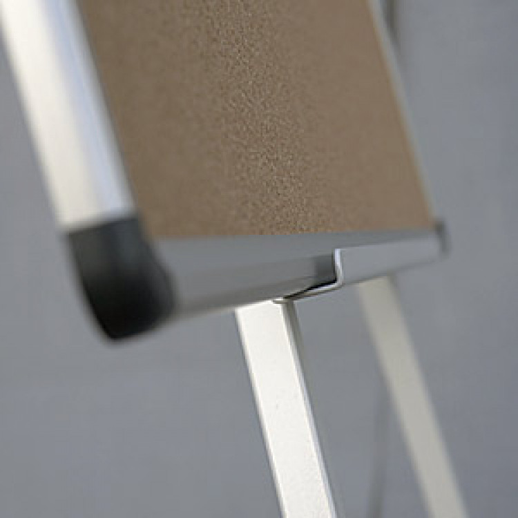 Држач за табла троножен 60х45-90х60