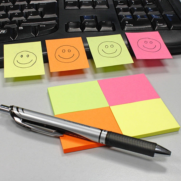 Самолепливи ливчиња 40х50 во боја, 4х100