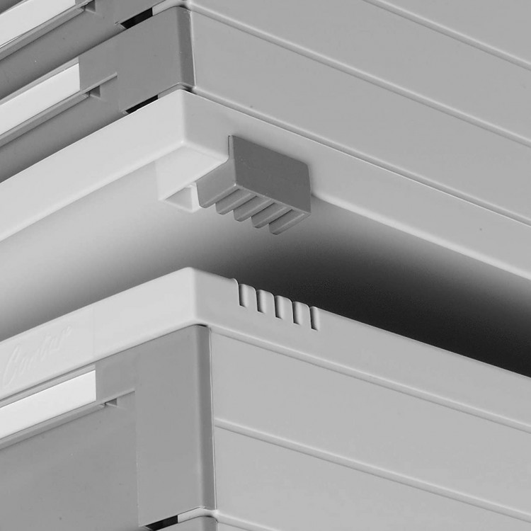 Полица со 10 отворени фиоки