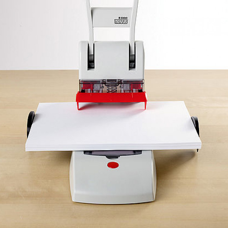 Дупчалка Novus B 2200 за 200 листа