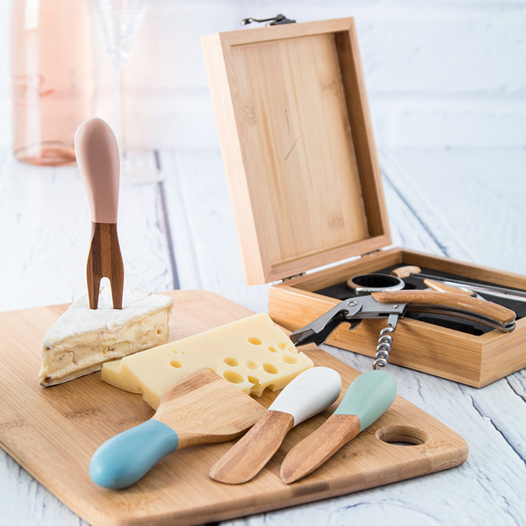 Еко сет за вино во кутија од бамбус