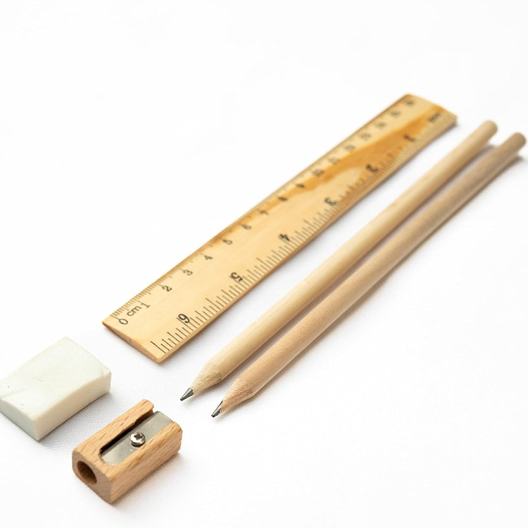 Еко дрвен сет моливи, гума, острилка, линијар