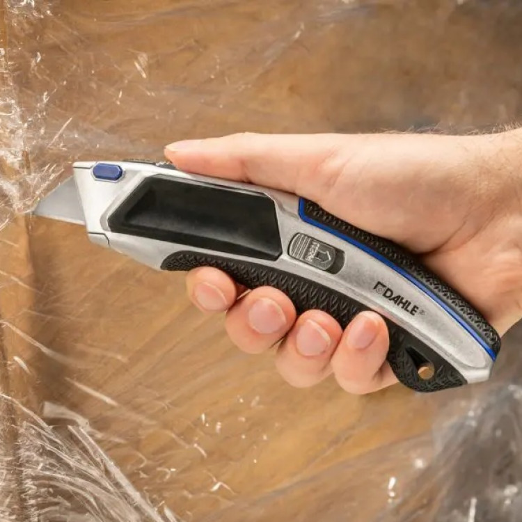 Скалпел 18мм метален Dahle 10891 професионал