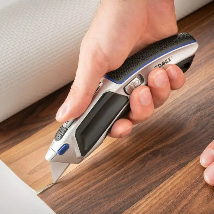 Скалпел 18мм метален Dahle 10891 професионал