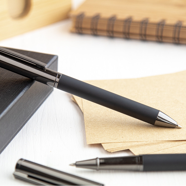 Сет пенкала хемиско и ролер Carrol