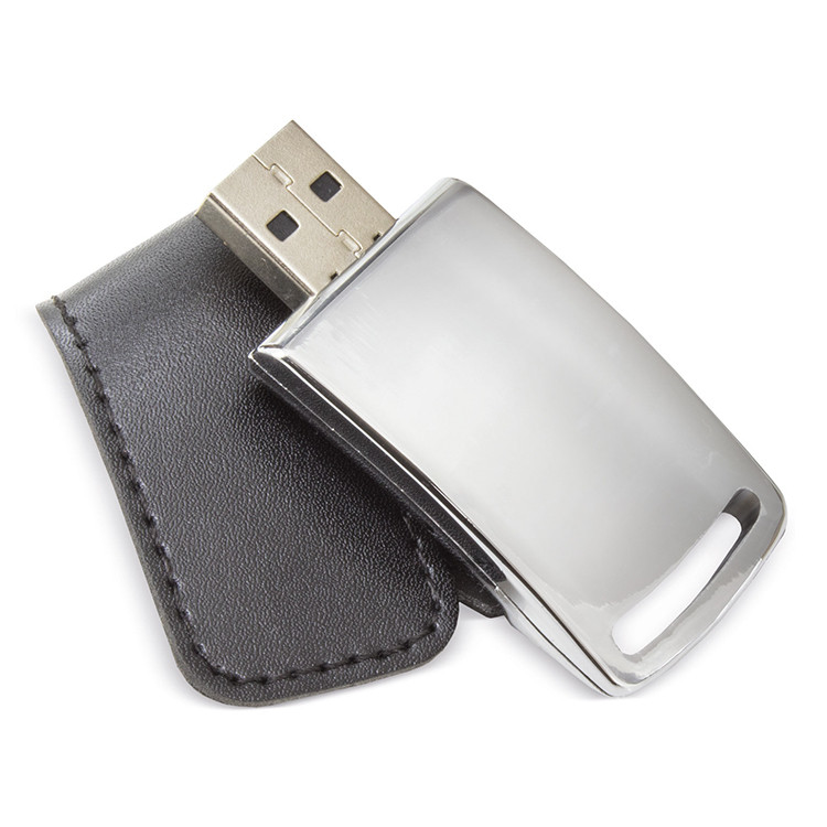 УСБ 64 GB со кутија