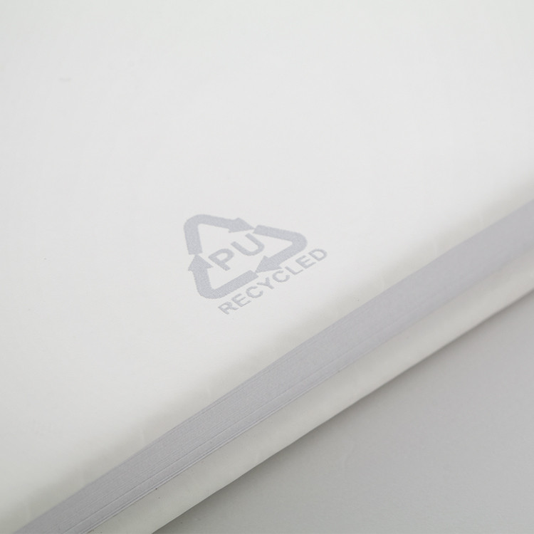 Тефтер А5 со ластик, рециклиран 100л. бланко