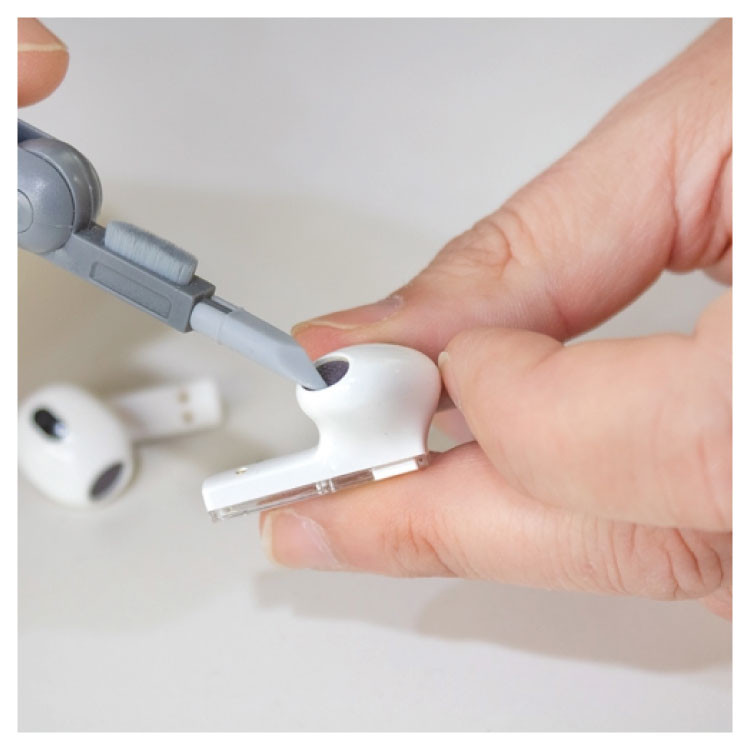 Сет за чистење тастатура,слушалки,телефон 7 во 1