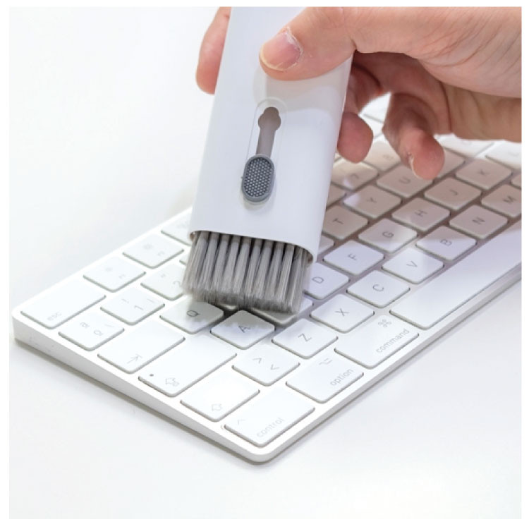 Сет за чистење тастатура,слушалки,телефон 7 во 1