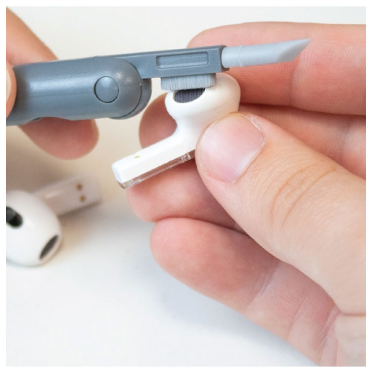 Сет за чистење тастатура,слушалки,телефон 7 во 1