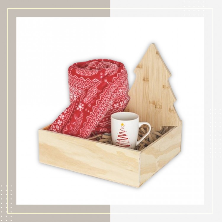 Даровен сет со ќебе, чаша, украс во дрвена кутија