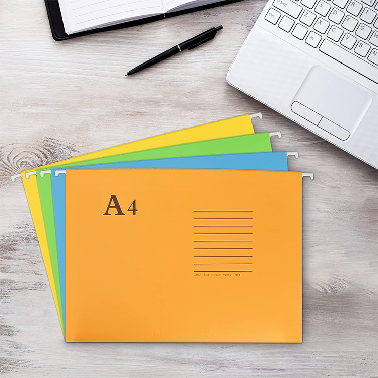 Папка висечка со лизгачки механизам