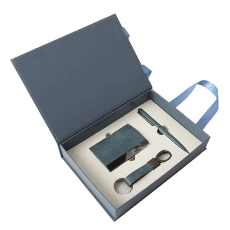 Даровен сет, тефтер, кутија, пенкало, привезок